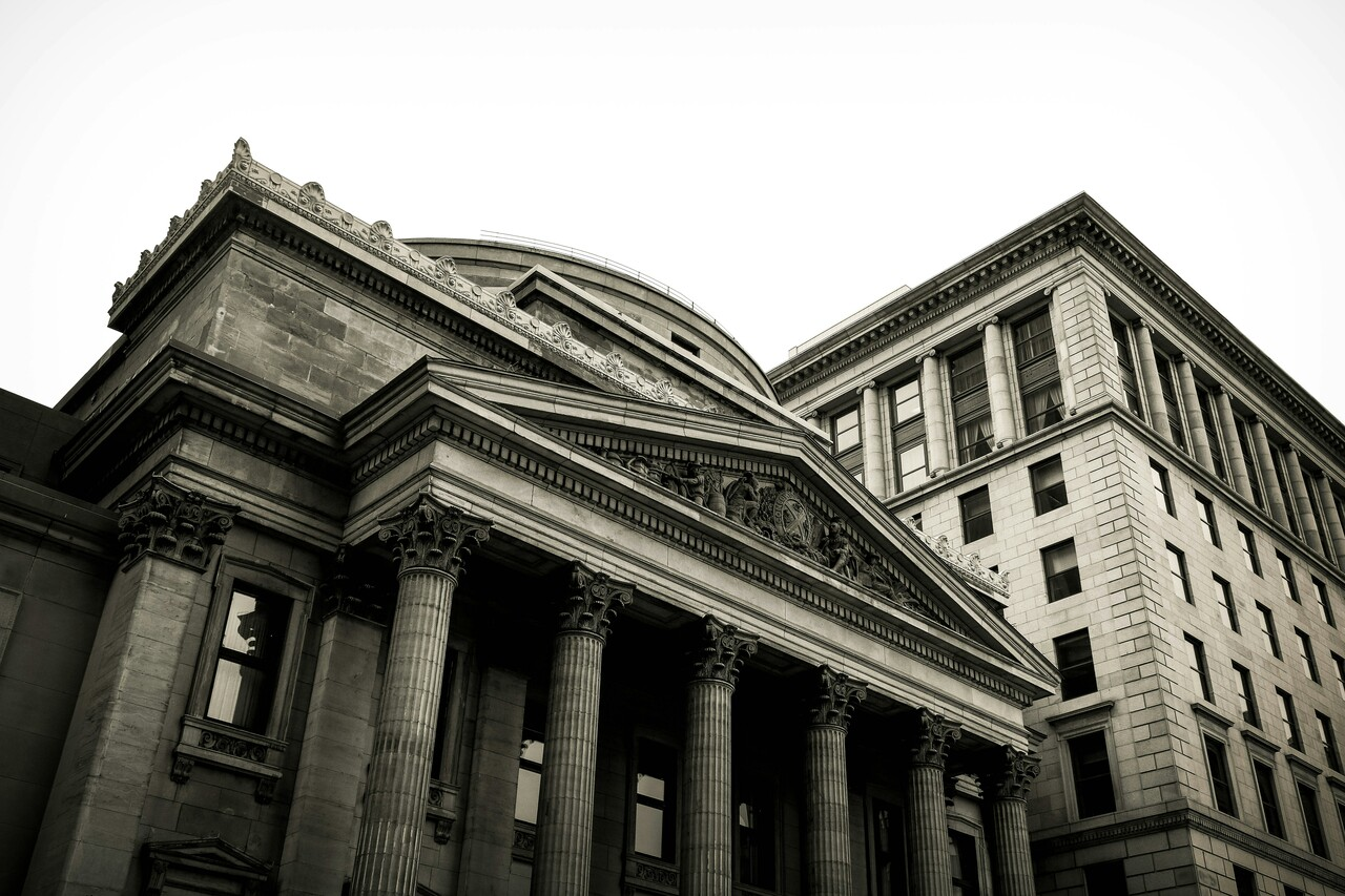 O Que É um Banco Central – E Por Que o Mercado Presta Atenção a Cada Palavra Sua?