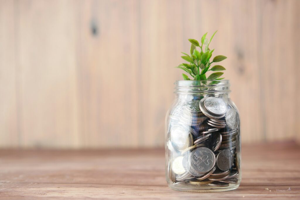 La Fed Maintient les Taux Stables, Mais Reste Prudent Concernant les Futures Baisses
