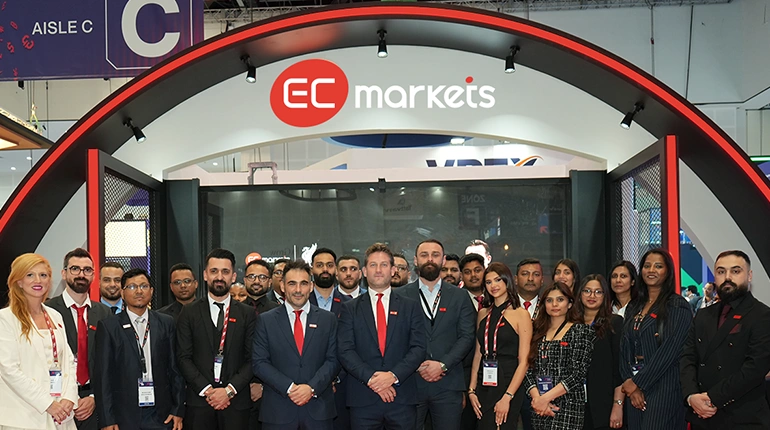 شركة EC Markets تتألق في معرض فوركس دبي 2025 بكرة القدم والتداول والتكريم بالجوائز