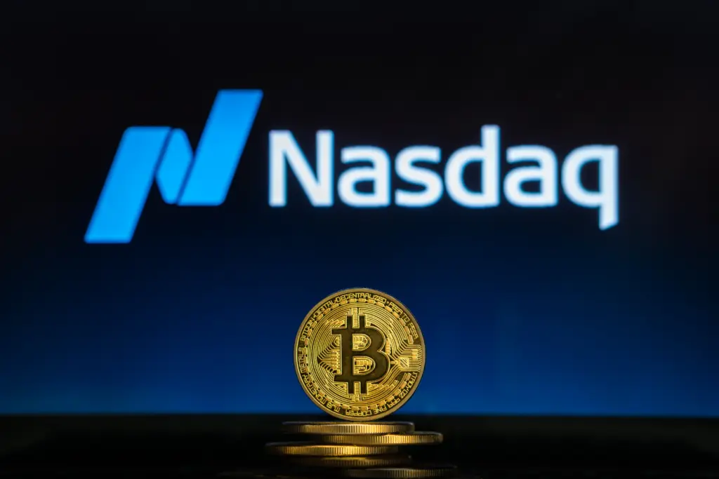 Comparison of Bitcoin and the Nasdaq 100 highlighting their relationship, relative strength and market sentiment.